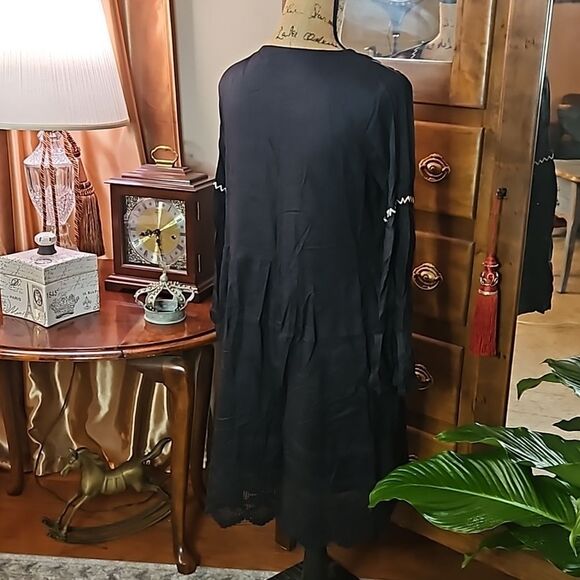 Ananda's Collection Black Embroidered bodice dress size Medium - Picture 7 of 12